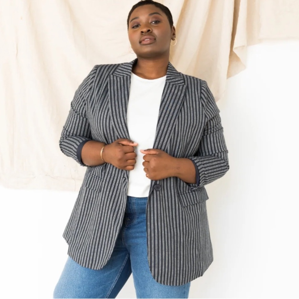 Able Elma Structured Blazer with Pinstripes in Navy
